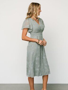 Simplee Floral Smocked Midi Dress - NWT